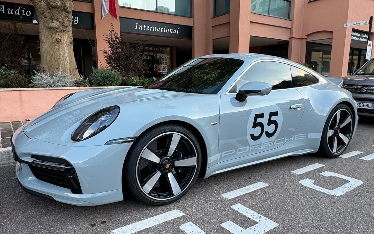 Porsche 992 sport classic